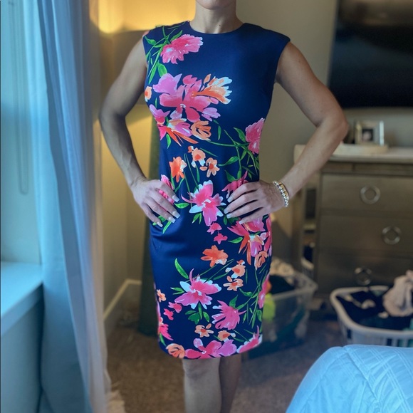 Vince Camuto Shift Dress - Picture 2 of 9